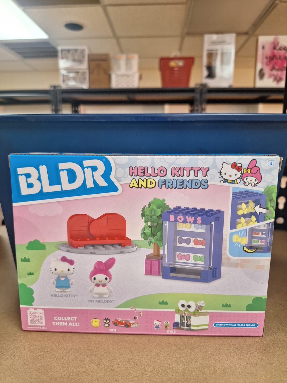 Hello Kitty BLDR Bow Shop Playset in Pink and Blue